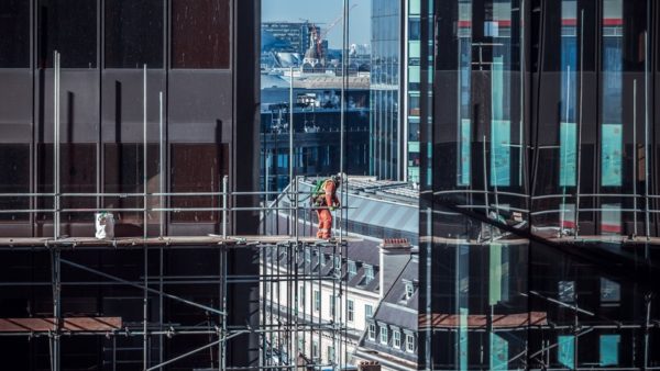 Construction worker in London (image: Dreamstime)