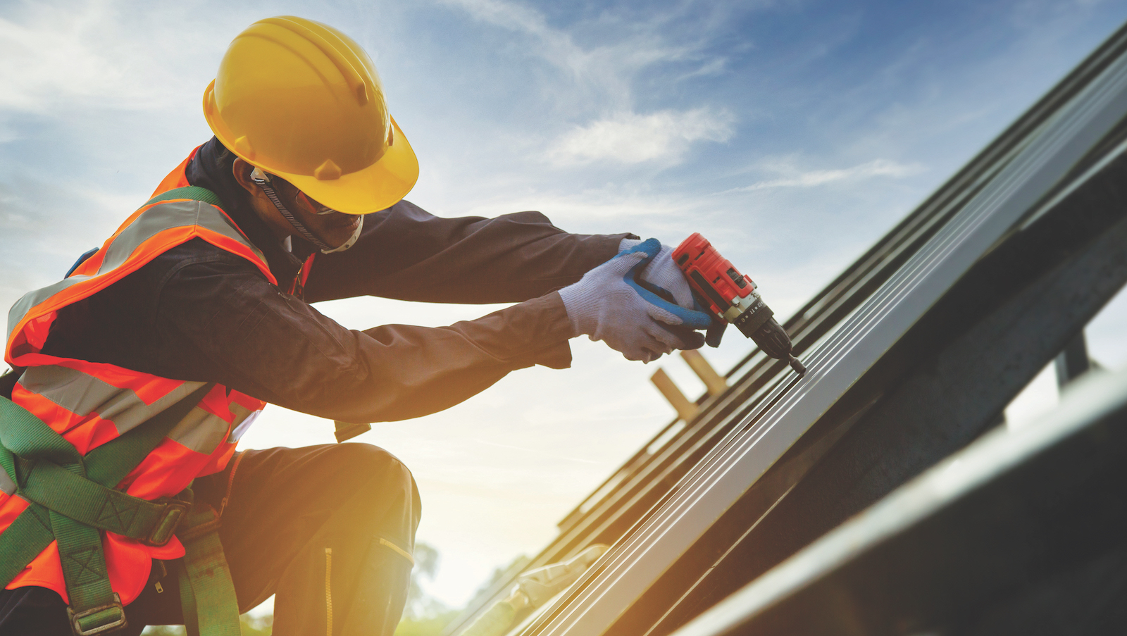 Help to Fix - The NFRC has already put 800 installers through the RoofCERT scheme. Image: Dreamstime