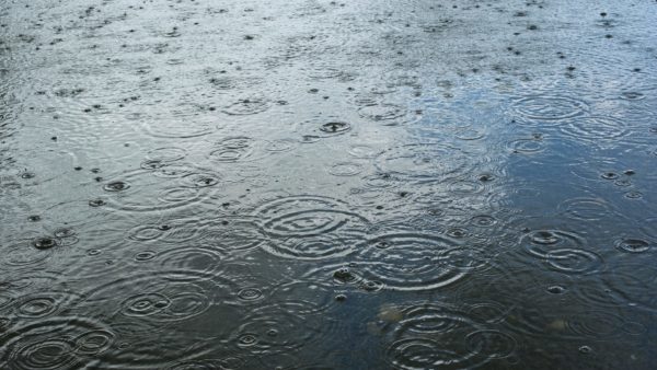 Construction rain (Dreamstime)