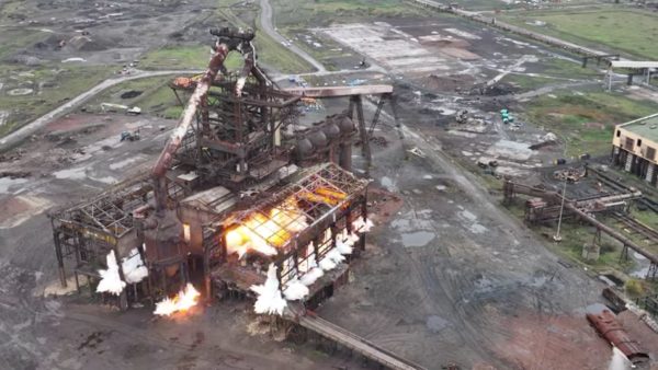 The Redcar blast furnace as the explosives detonate (Image: Still from Thompsons video of the demolition: https://www.youtube.com/watch?v=_mmxJtvStWo)