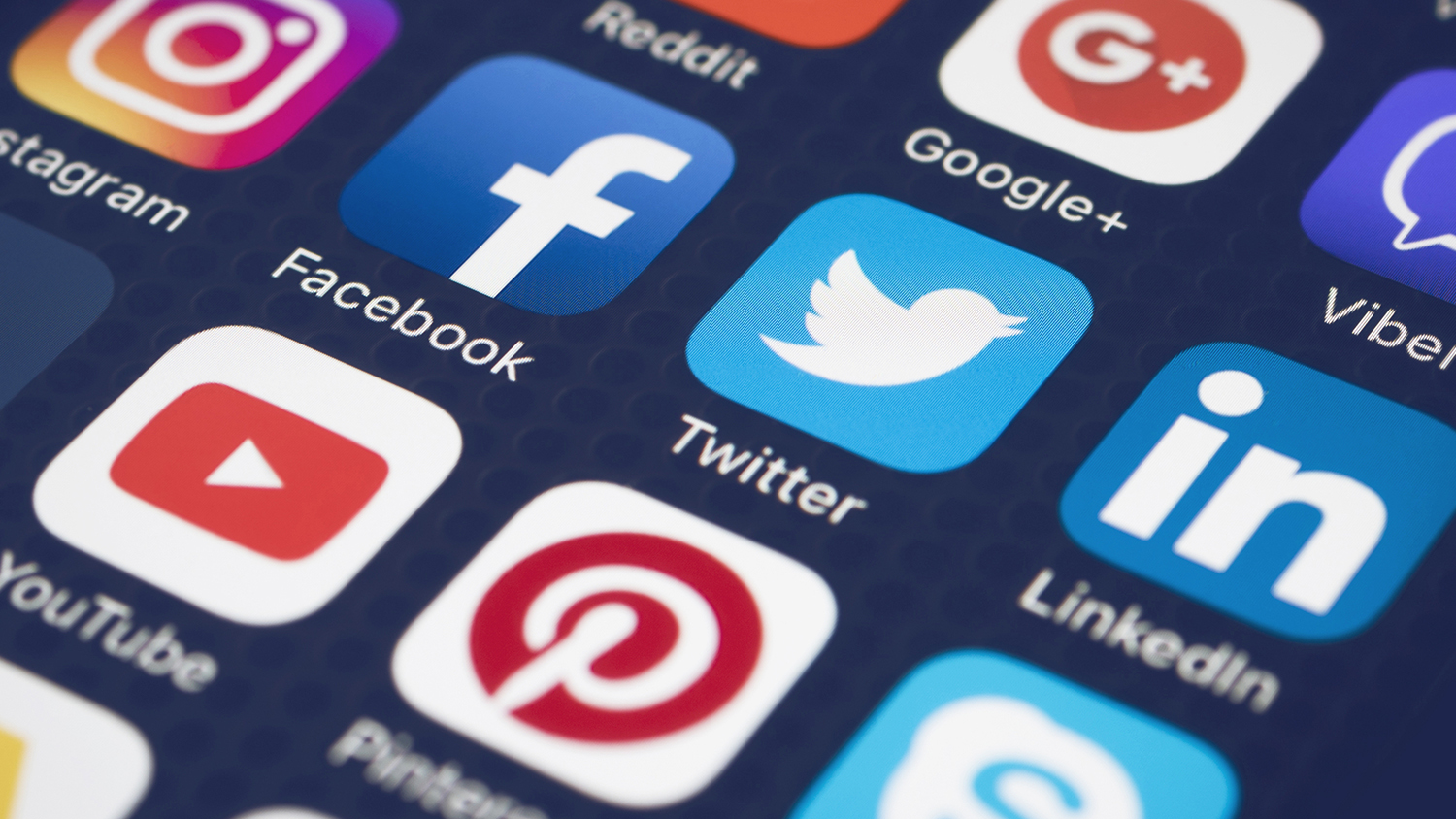 Social media apps on a smart phone for CIOB social media survey story