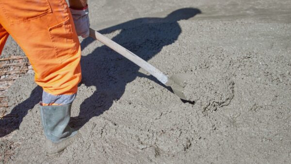 Concrete pour (image: Dreamstime).