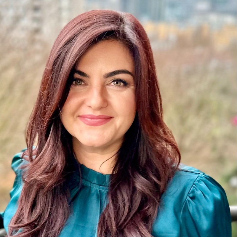 Mugshot of a woman smiling at the camera - Lizanne Linde from Oryx Consultants