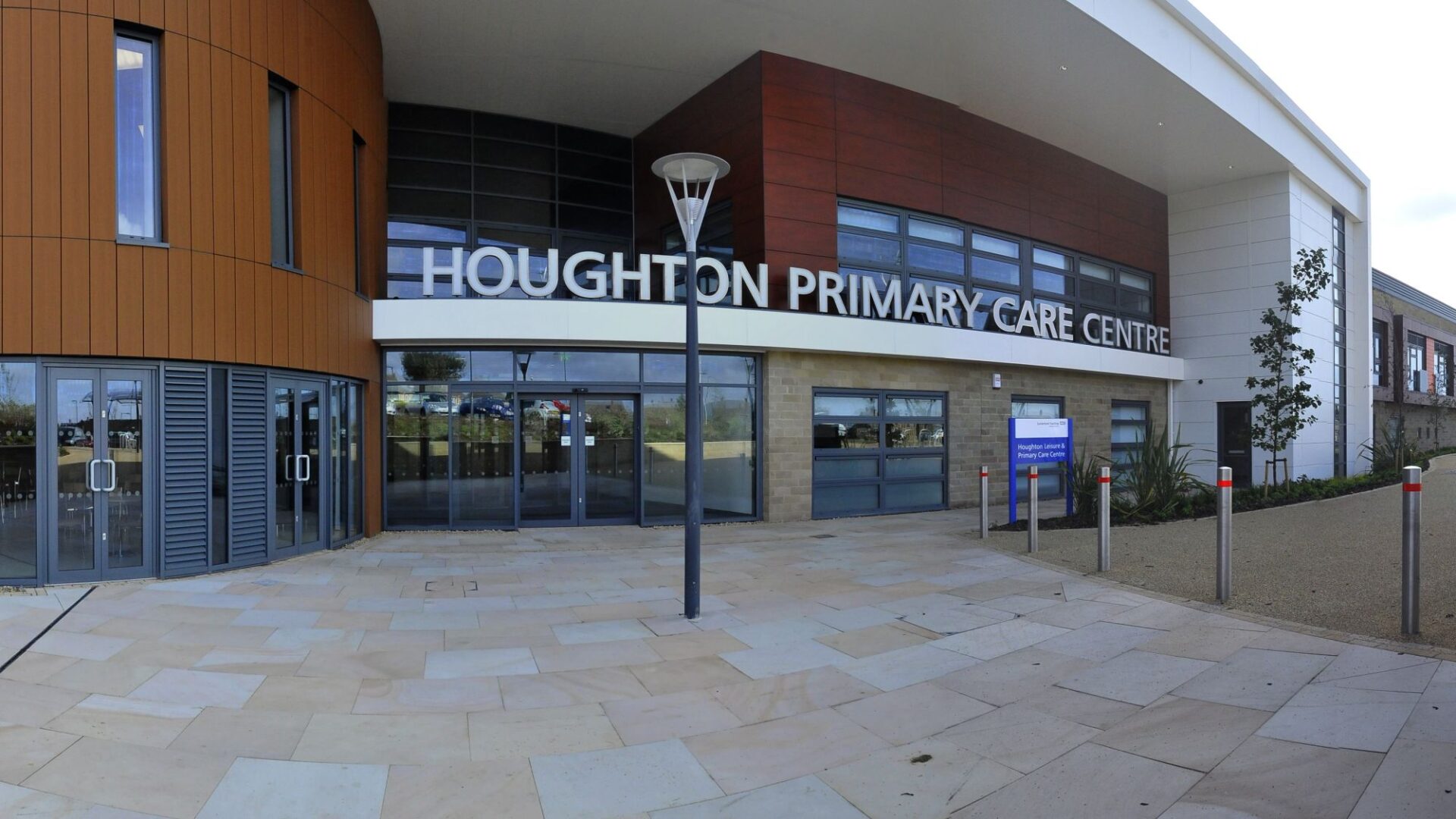 Houghton Primary Care Centre in Sunderland was the first NHS healthcare building to achieve a BREEAM Outstanding rating at both its design and final assessment stages. Image Mott MacDonald.