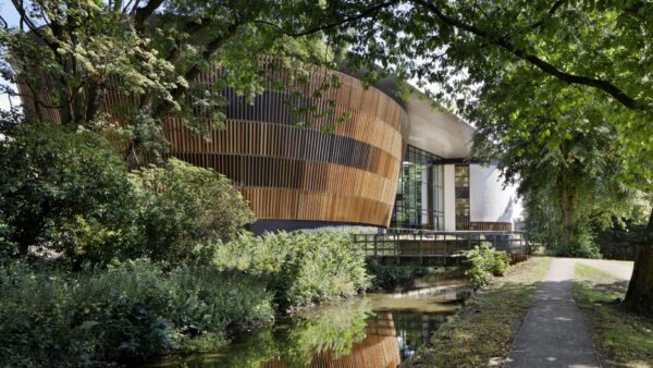 The Royal Welsh College of Music and Drama in Cardiff achieved an “Excellent” BREEAM rating by reducing carbon emissions through efficient plant and insulation, effective management of construction site impacts and careful water use with low-consumption fixtures and rainwater harvesting. Image: Joe Clark.